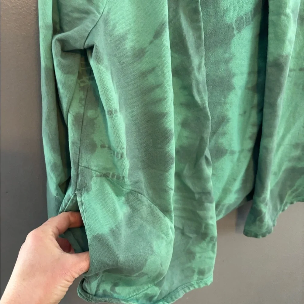 Chico’s Zenergy Green Tie Dye Open Sweatshirt Material Cardigan